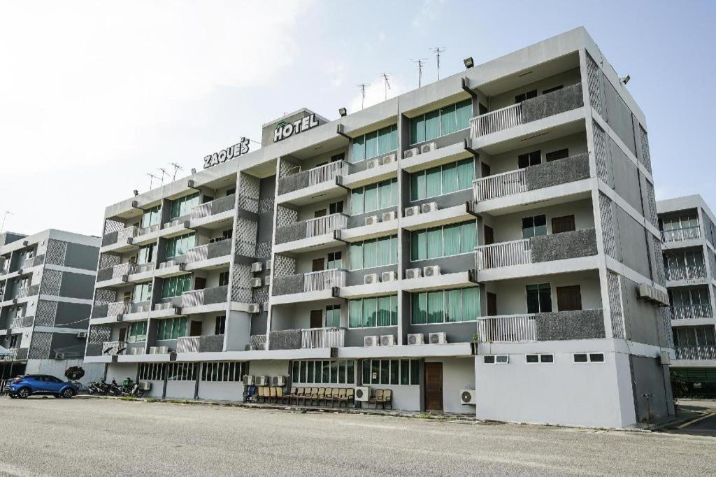 Capital O 90490 Zaques Hotel Sungai Petani Buitenkant foto